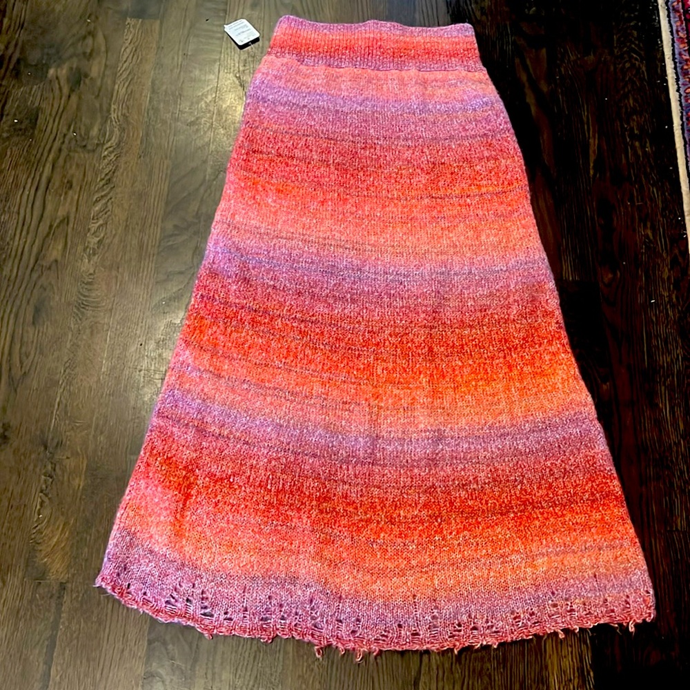 NWT. FREE PEOPLE MAXI SKIRT